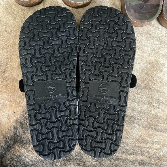 Men’s Adjustable Sandals - Picture 2 of 2